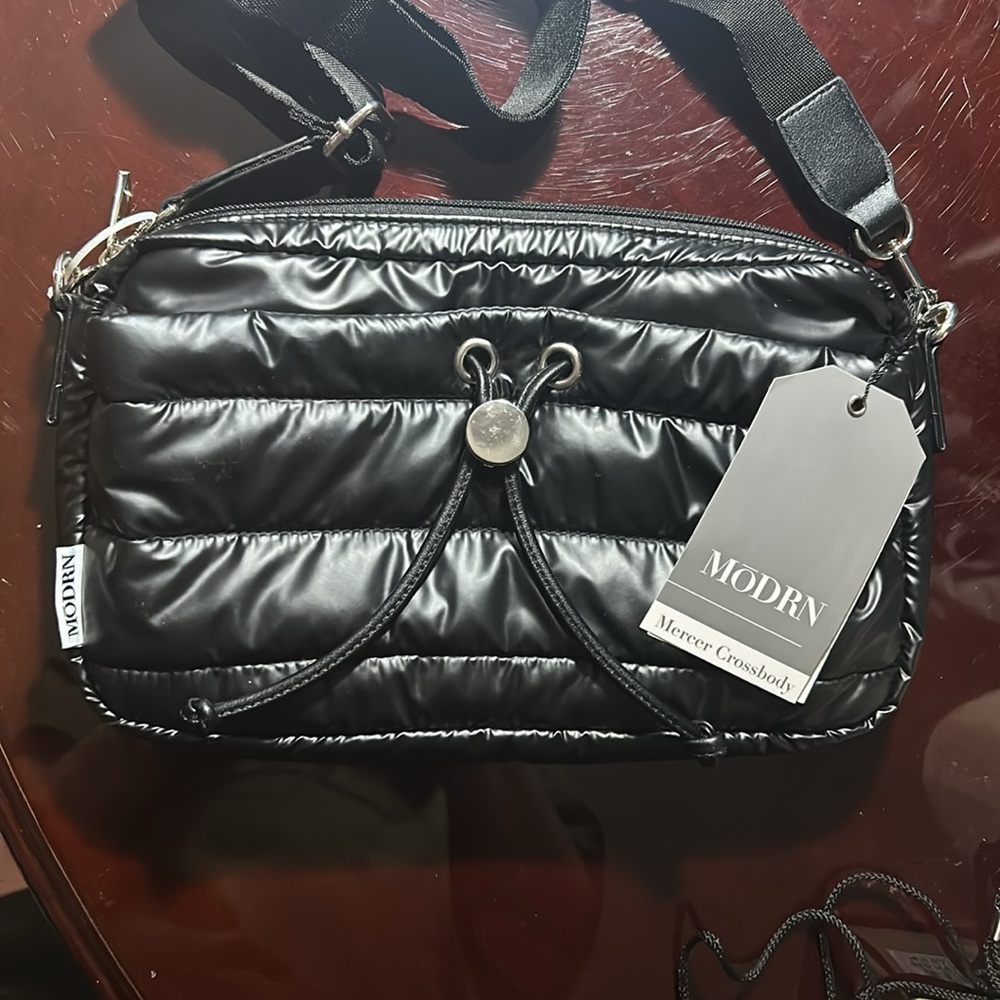 Black Momma & baby puffer diaper bag NWT Mōdrn Mercer Crossbody